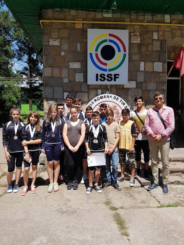 CSM Suceava şi CSȘ Rădăuţi au reuşit 23 de medalii la naţionalele de puşcă pentru juniori III