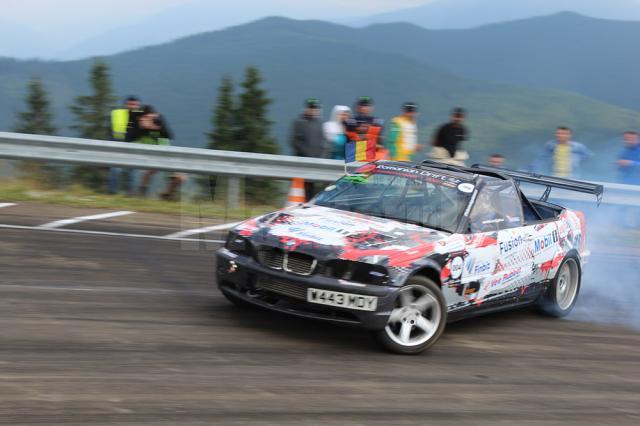 Spectacol auto extrem, pe culmile Rarăului, la singura etapă de drift pe traseu montan din România