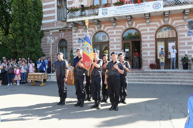 Ceremonia de absolvire şi avansare în gradul de sergent major - promoţia 2016