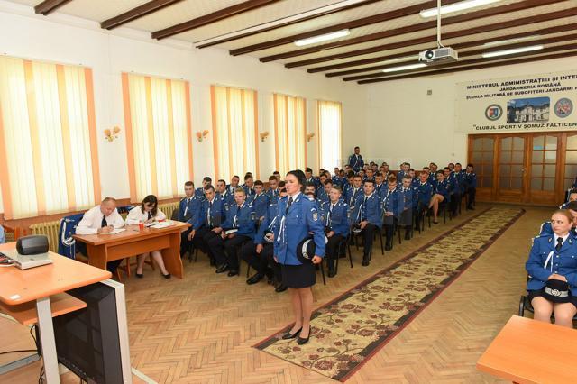 Ceremonia de absolvire şi avansare în gradul de sergent major - promoţia 2016