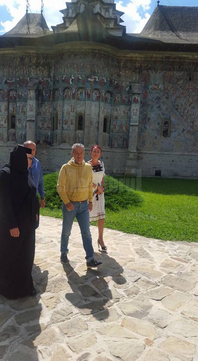 Gigi Becali, în vizită la mănăstirile din Bucovina