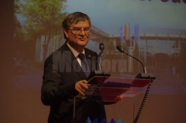 Ministrul Educaţiei, universitarul Mircea Dumitru