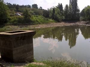 Lacul principal al viitoarei zone de agrement Tătăraşi, secat pentru executarea lucrărilor de decolmatare