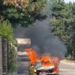 Un taxi a ars într-o intersecţie din Suceava, după un accident