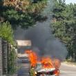 Un taximetru a ars ca o torţă, după ce s-a ciocnit cu un autoturism într-o intersecţie