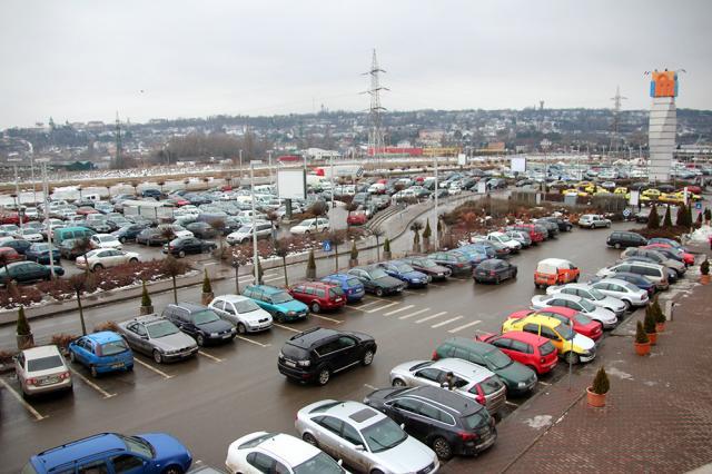 Regulamentul intern de funcţionare a parcării aferente complexului comercial a fost introdus din martie 2015