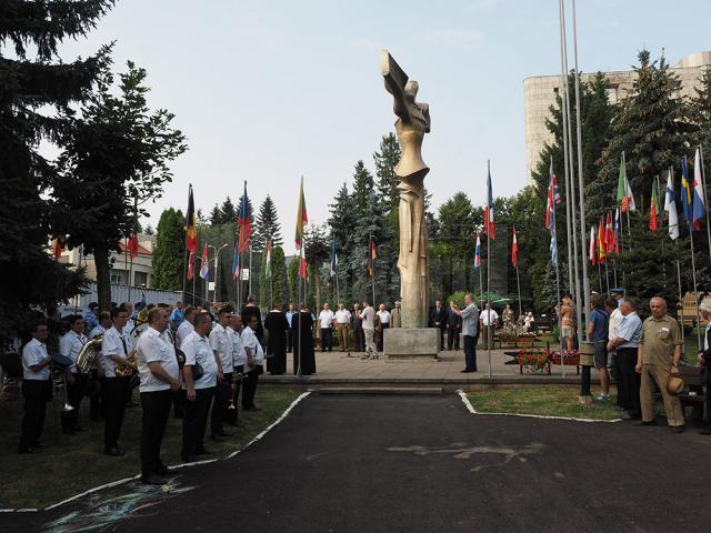 Ceremonialul organizat ieri dimineaţă în Piaţa Tricolorului