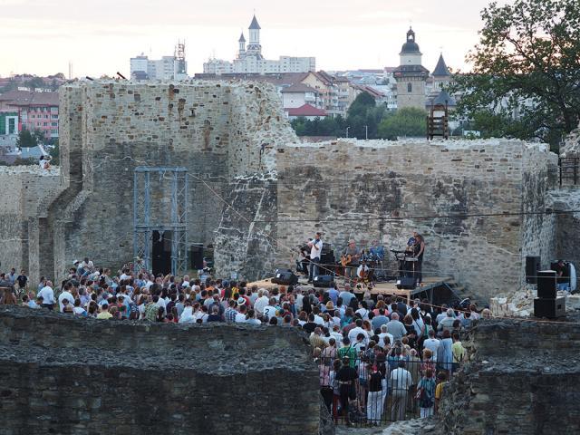 Câteva sute de suceveni s-au bucurat de muzica plină de romantism a lui Nicu Alifantis