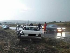 Accident cu trei răniţi, la ieşirea din municipiul Suceava spre Pătrăuți