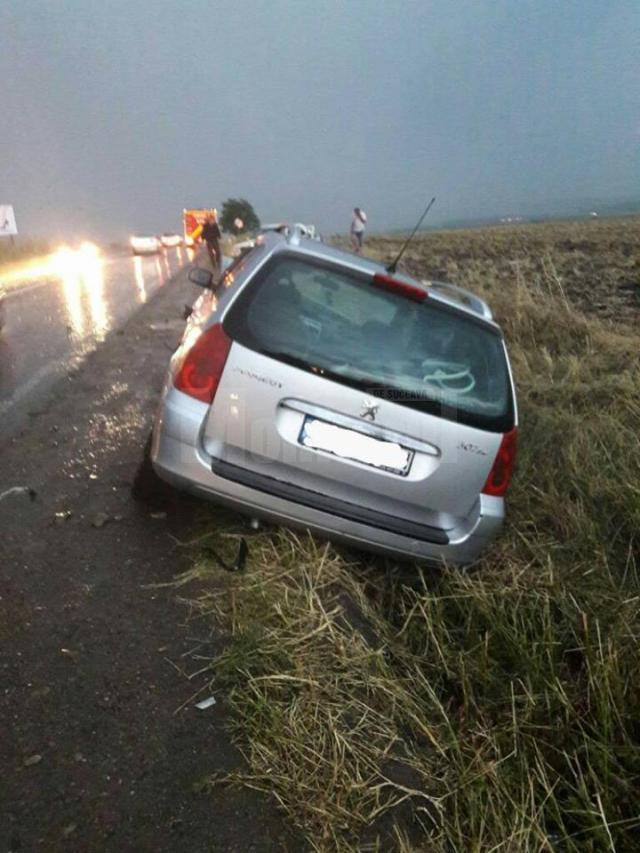 Accident cu trei răniţi, la ieşirea din municipiul Suceava spre Pătrăuți