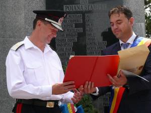 Inspectorul-şef al ISU Suceava, generalul de brigadă Ion Burlui, Cetăţean de Onoare al comunei Poiana Stampei