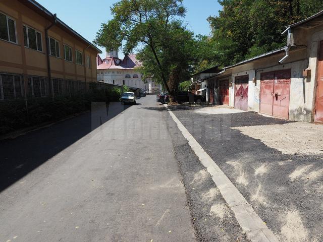 Strada Leca Morariu, refăcută cu covor asfaltic pe o porţiune de 800 mp