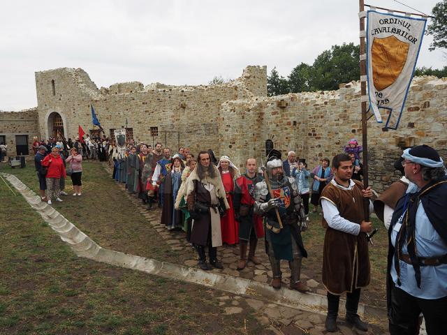 Cel mai de seamă festival medieval din România, deschis oficial, cu binecuvântarea lui Ştefan cel Mare