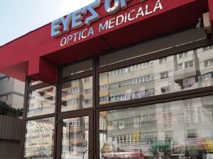 Magazinul Eye's Optic de pe bulevardul George Enescu
