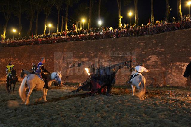 Turnir medieval şi spectacole cu flăcări, în şanţul de apărare al Cetăţii Suceava