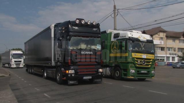 Peste o sută de autovehicule au participat la un nou protest faţă de scumpirea RCA