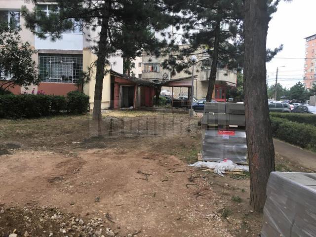 Chioşc abandonat pe domeniul public, ridicat de Primăria Suceava