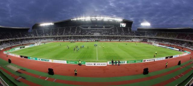 Gazonul de pe Cluj Arena ameninţă meciul din 4 septembrie