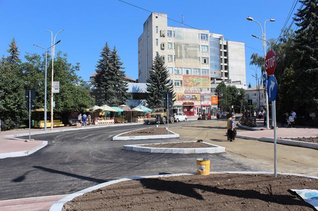 Strada Ştefan cel Mare va fi redeschisă circulației în zona Magazinului Bucovina, de săptămâna viitoare