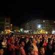 Mii de oameni s-au adunat în centrul Sucevei la concertul trupei Voltaj, care a deschis turneul lor național