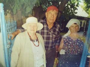 Sylvia Hoisie cu Miska Zabarata și sora lui