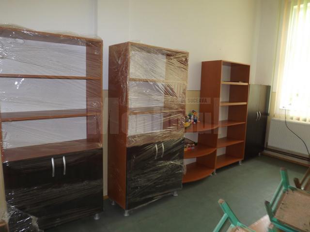 Școala Moișa - Boroaia a putut fi dotată cu mobilier nou datorită acestui proiect