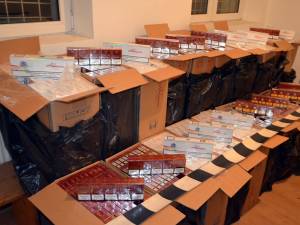 Cele 15.930 de pachete cu ţigări de provenienţă ucraineană, în valoare de peste 175.000 de lei, au fost ridicate în vederea confiscării