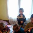 Zeci de copii săraci din satul Bahna Arini şi din municipiul Câmpulung Moldovenesc au primit uniforme şi rechizite