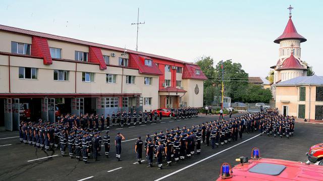 Dr. Raed Arafat înmânează duminică Drapelul de Luptă pompierilor militari suceveni