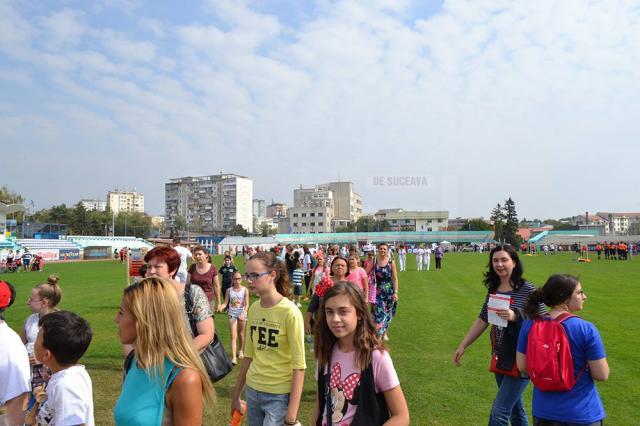 Mii de oameni au participat la cursurile de prim-ajutor de pe stadionul Areni şi din centrul Sucevei