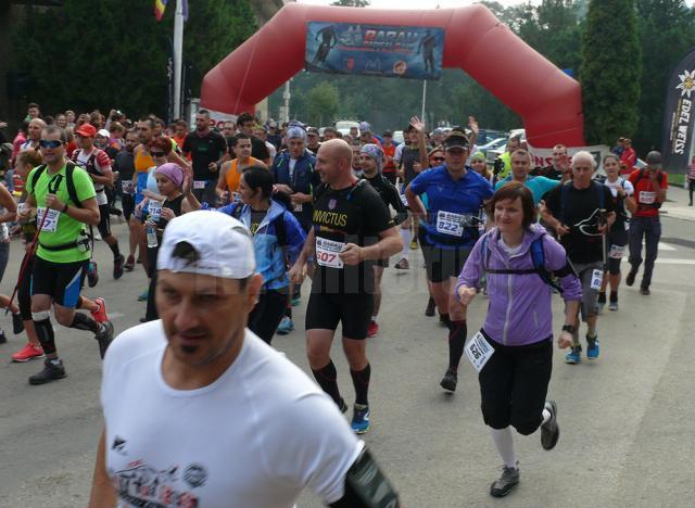 Peste 220 de atleţi au luat startul la etapa de alergare montană „Rarău Radical Race”