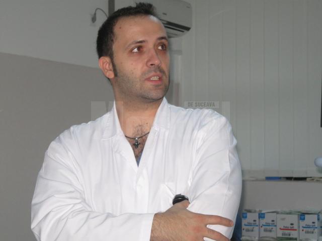 Dr. Mihai Creţeanu jr., care prin chemoembolizare selectivă la nivelul arterelor iliace interne şi ramurei rectale din artera mezenterică a reuşit să oprească sângerarea
