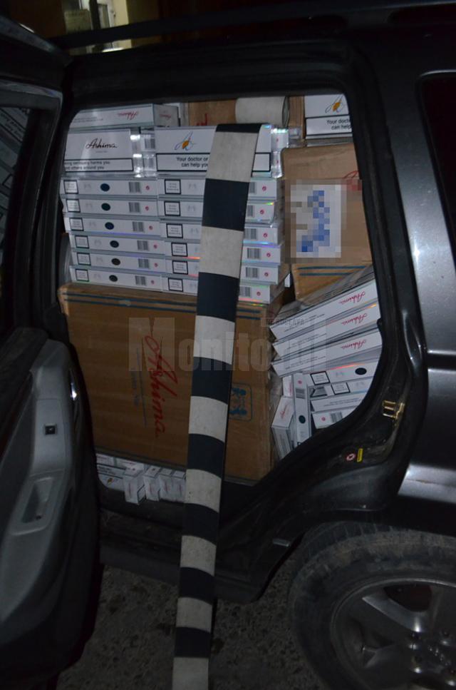 Peste 20.000 de pachete de ţigări de contrabandă, capturate la graniţă
