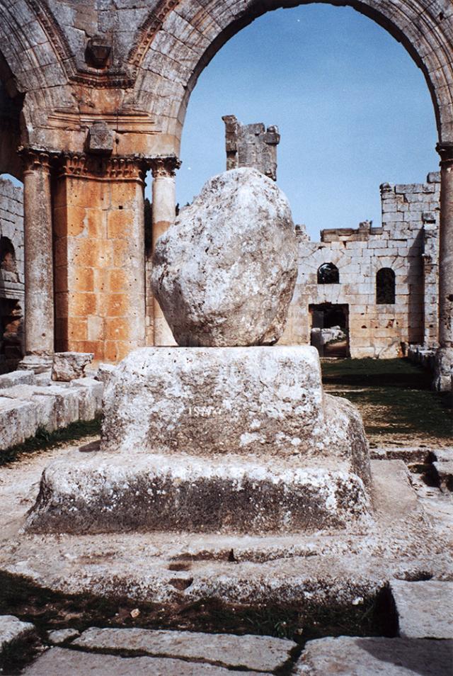 Fragmentul care se păstra în 2006 din Stâlpul Sfântului Simeon Stalpnicul, Siria