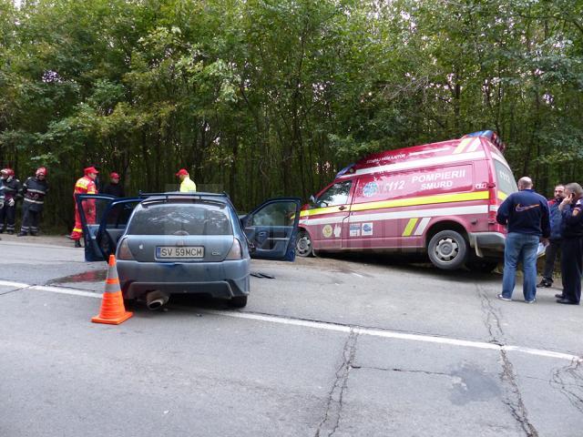 O ambulanţă SMURD care venea cu un copil bolnav la Spitalul Judeţean Suceava a fost oprită violent din drum de un şofer care a depăşit pe linie continuă