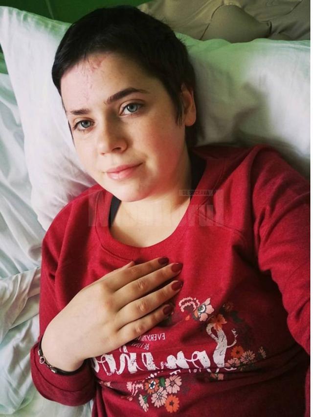 Ioana Sorina Amariţei, în vârstă de 18 ani, are nevoie de ajutorul oamenilor pentru a putea păşi din nou