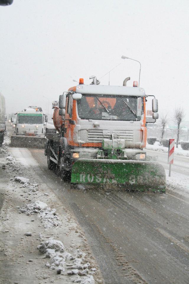 Autorităţile sunt pregătite pentru venirea iernii