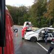 Trei persoane au fost rănite în urma unei coliziuni dintre două autoturisme
