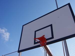 Cel mai modern teren de sport din Suceava, vandalizat la doar o lună de la inaugurare