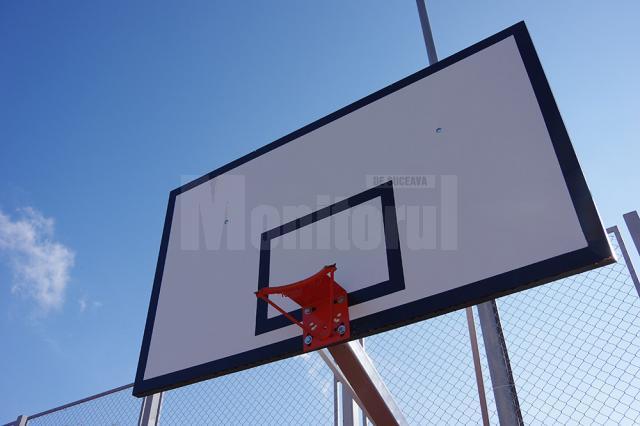 Cel mai modern teren de sport din Suceava, vandalizat la doar o lună de la inaugurare