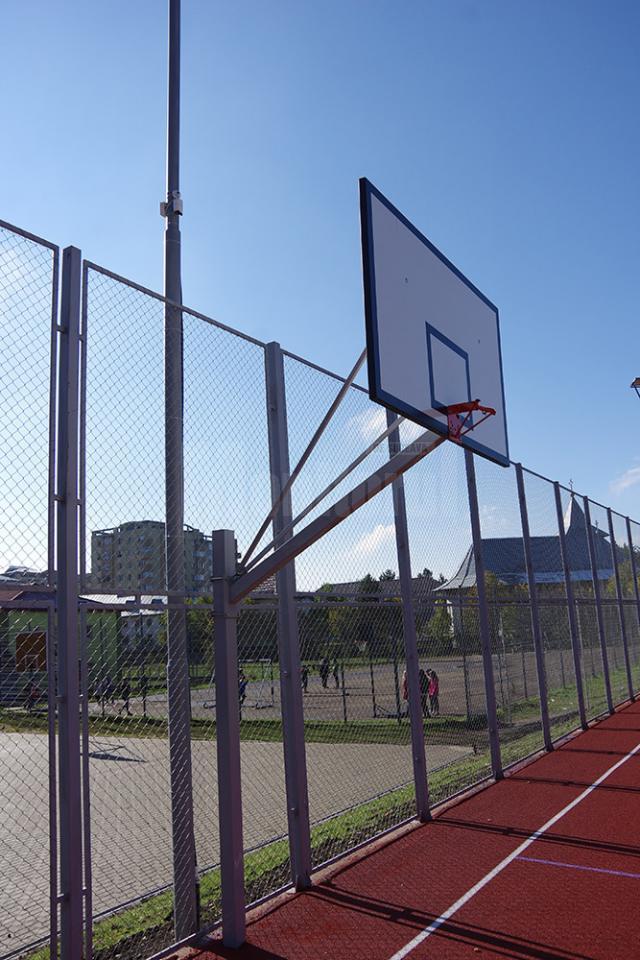 Cel mai modern teren de sport din Suceava, vandalizat la doar o lună de la inaugurare