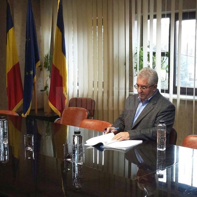 Contractul pentru realizarea zonei de agrement Tătăraşi a fost semnat ieri