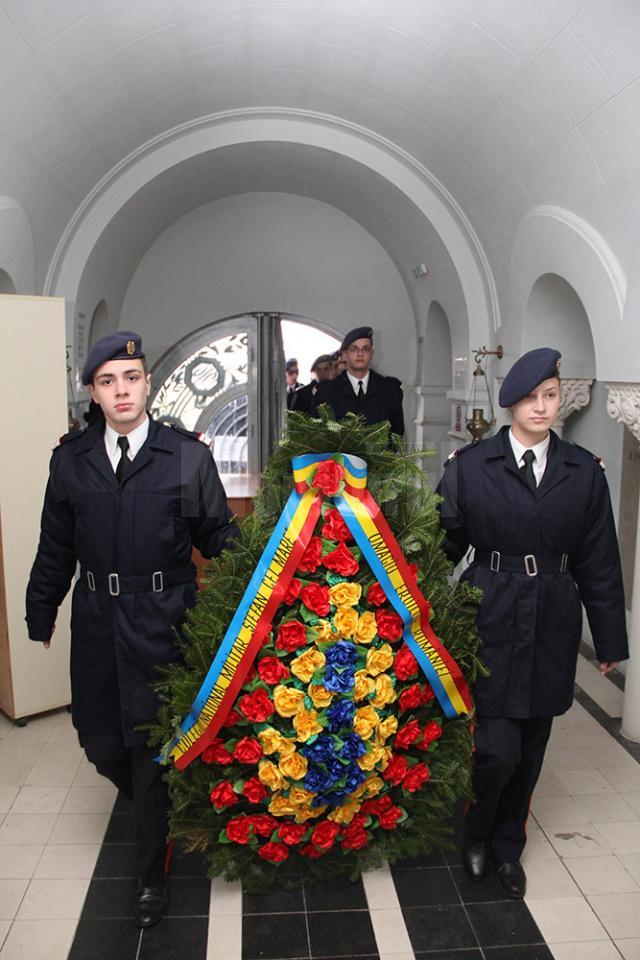 Elevii militari câmpulungeni au sărbătorit Ziua Armatei României