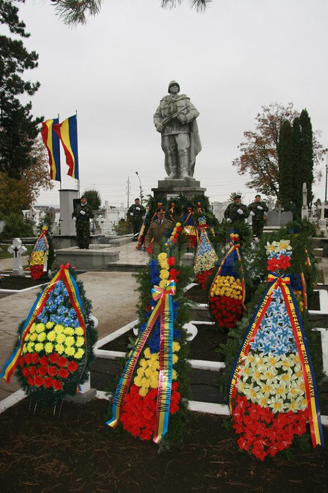 Ziua Armatei, marcată la Suceava printr-o ceremonie militară şi religioasă la Monumentul Soldatului Necunoscut