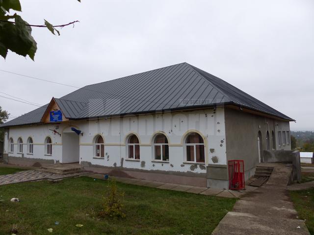 Școala Gimnazială Probota, Dolhasca