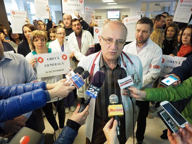 Greva a strâns în holul central al Spitalului de Urgenţă ”Sfântul Ioan cel Nou” Suceava câteva zeci de sindicalişti