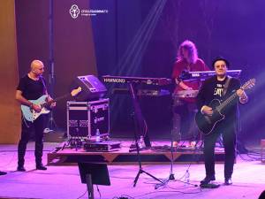 Grupul Pasarea Rock, în concert pe scena Casei de Cultură din Suceava. Foto: orasulsuceava.ro
