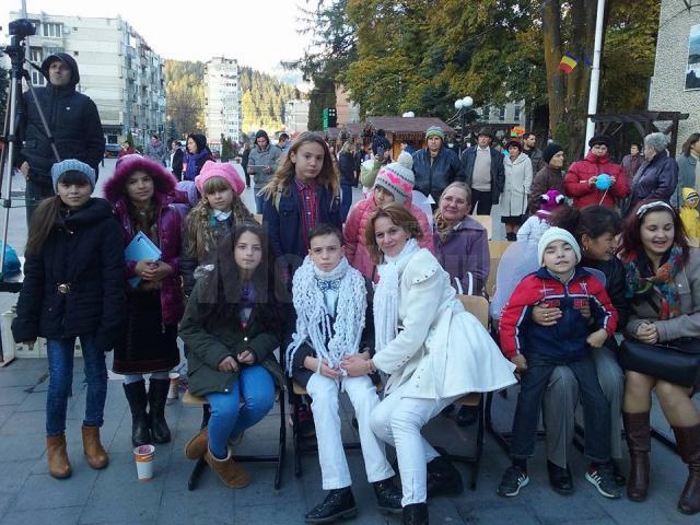 Evenimentul caritabil „Îmbrăţişări gratuite”, la Câmpulung Moldovenesc