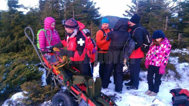 Persoana cu probleme a fost transportată pe o distanţă de circa 2,5 km