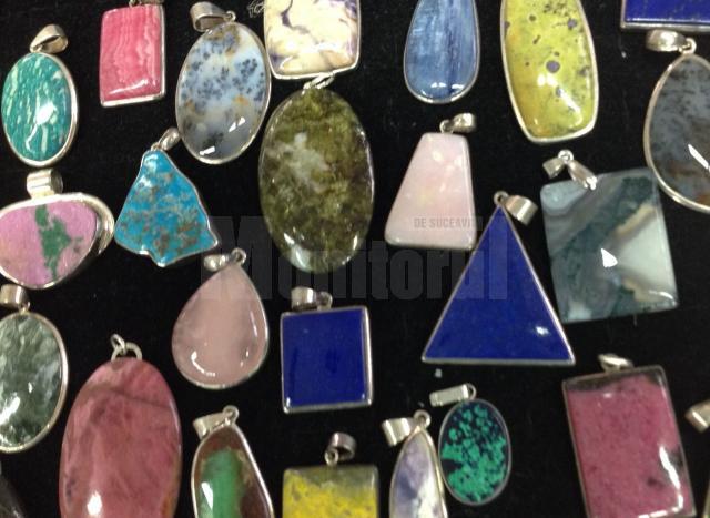 Cristale, pietre preţioase şi bijuterii, la expoziţia Mineralia de la Muzeul de Ştiinţele Naturii